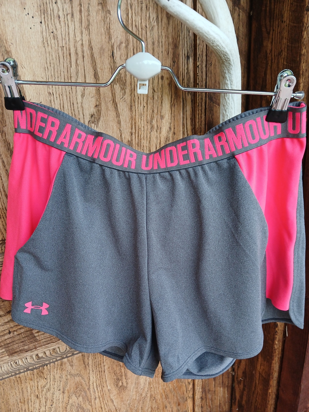 Under Armour Play Up 2.0 Running Shorts Gray Pink Medium Performance Athletic